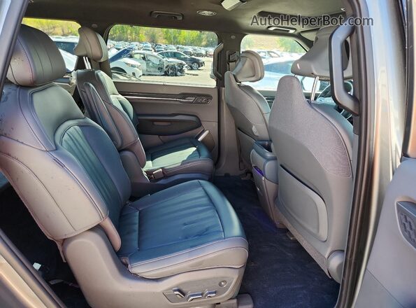 KNDAEFS57R6030561 2024 KIA EV9 Gray Vista interior trasera