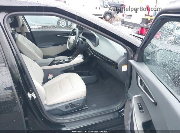 KNDC3DLC3N5048233 2022 KIA EV6 Black Vista interior delantera