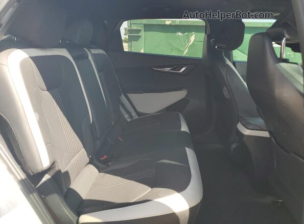 KNDC44LA3P5101186 2023 KIA EV6 Белый Вид задней части салона
