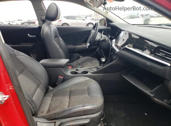 KNDCC3LC3L5448252 2020 KIA NIRO Красный Вид салона спереди