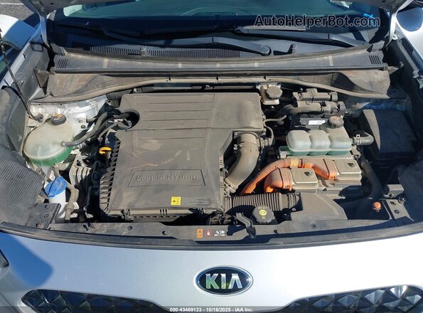 KNDCD3LD9L5399788 2020 KIA NIRO PLUG-IN HYBRID Silver Rear view