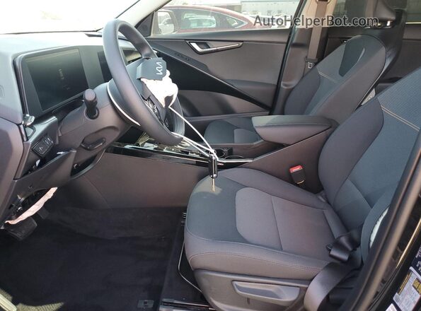 KNDCP3LE7S5264792 2025 KIA NIRO Black Vista interior delantera