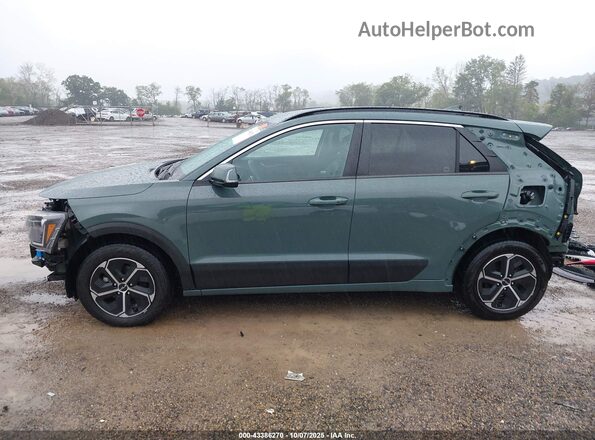 KNDCR3LE3P5056538 2023 KIA NIRO Зеленый 