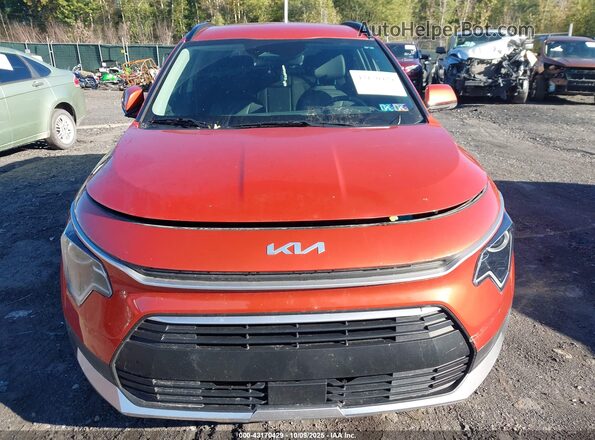 KNDCS3LF8P5070478 2023 KIA NIRO PLUG-IN HYBRID Orange ხელსაწყოთა პანელის ხედი