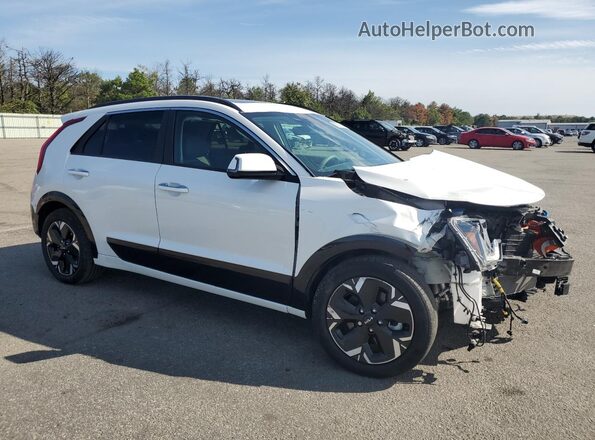 KNDCT3L16R5114093 2024 KIA NIRO White წინა მარჯვენა