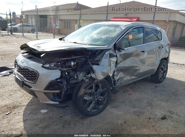 KNDP6CAC6L7666301 2020 KIA SPORTAGE Серебряный Передняя левая четверть