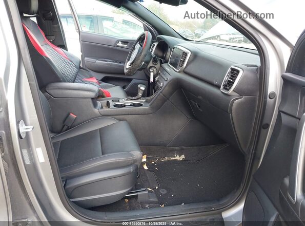 KNDP6CAC6L7666301 2020 KIA SPORTAGE Серебряный Вид салона спереди