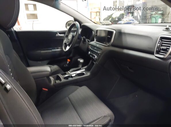 KNDPMCAC1N7958172 2022 KIA SPORTAGE Серебряный Вид салона спереди