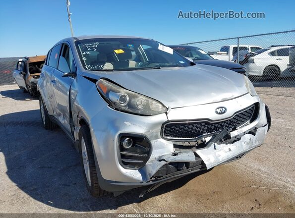 KNDPMCAC2J7371635 2018 KIA SPORTAGE Серебряный Передняя правая четверть