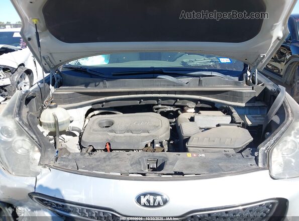 KNDPMCAC2J7371635 2018 KIA SPORTAGE Серебряный Вид сзади