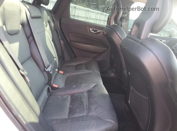 LYV102RK3JB117824 2018 VOLVO XC60 Белый Вид задней части салона