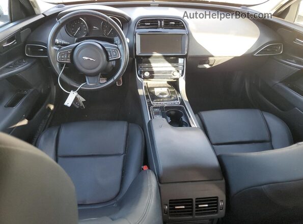 SAJAR4FX7KCP48298 2019 JAGUAR XF Серебряный Вид щитка приборов
