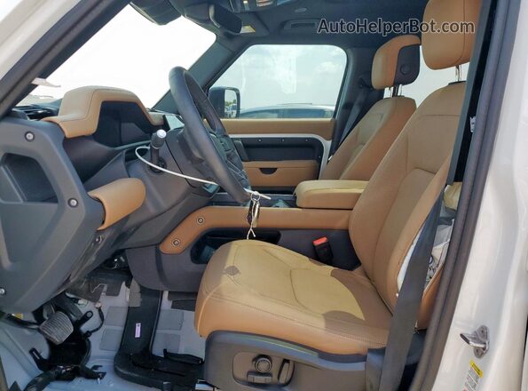 SALEJ7EX8S2393926 2025 LAND ROVER DEFENDER Белый Вид салона спереди