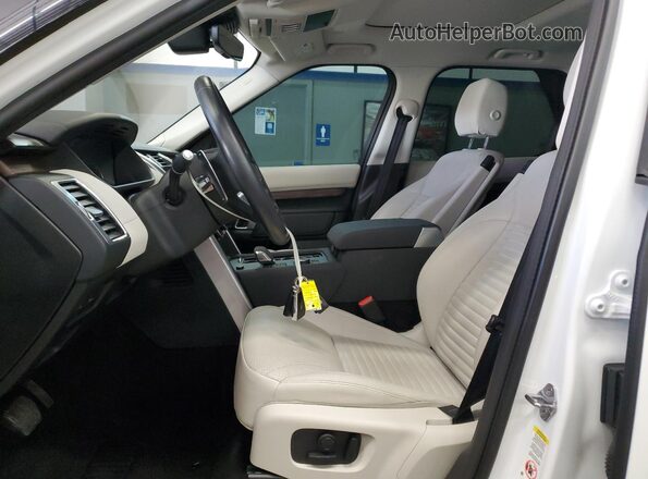 SALRJ2EX3P2465577 2023 LAND ROVER DISCOVERY White Вид салону спереду