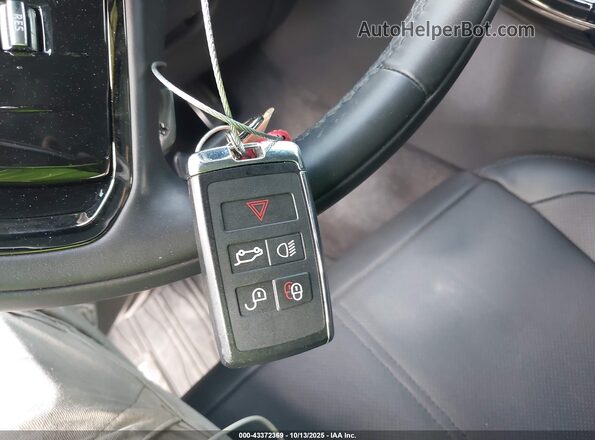 SALYL2EX1SA800632 2025 LAND ROVER RANGE ROVER VELAR Белый Вид панели приборов