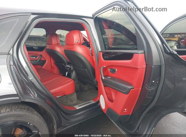 SJAAC2ZV1JC022760 2018 BENTLEY BENTAYGA Gray Widok naklejki z numerem VIN