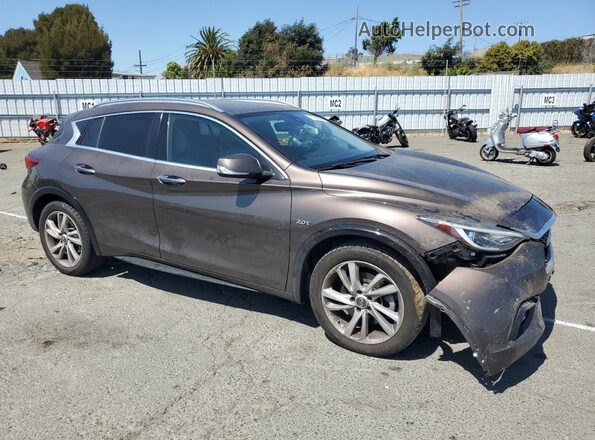 SJKCH5CP9JA045314 2018 INFINITI QX30 Коричневый Передняя правая четверть