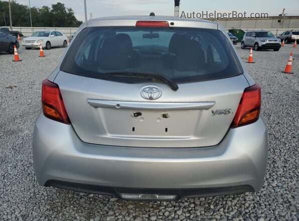 VNKKTUD37GA059960 2016 TOYOTA YARIS Серебряный Вид сзади