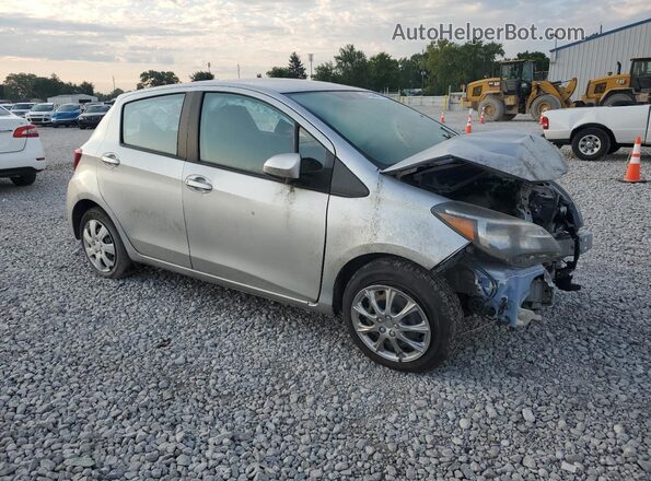 VNKKTUD37GA059960 2016 TOYOTA YARIS Серебряный Передняя правая четверть