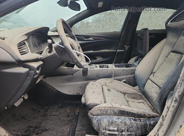 W04GS6SS5J1058928 2018 BUICK REGAL Угольный Вид салона спереди