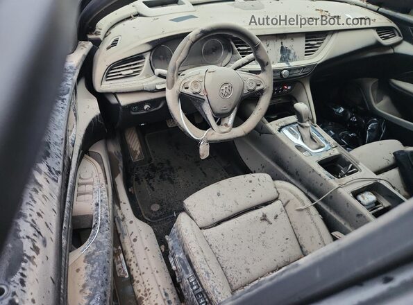 W04GS6SS5J1058928 2018 BUICK REGAL Угольный Вид панели приборов