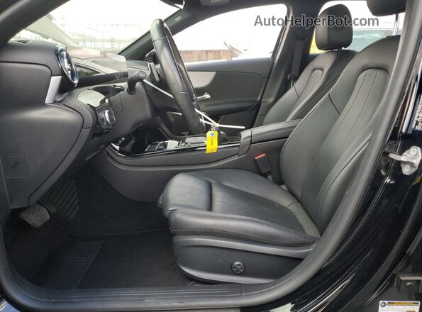 W1K3G4EB2MJ281525 2021 MERCEDES-BENZ A Черный Вид салона спереди