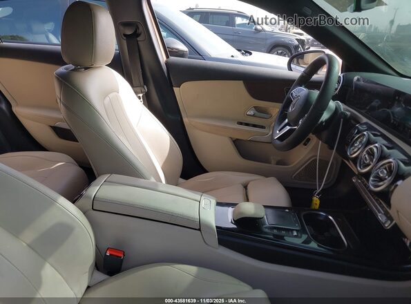 W1K3G4EB6MJ309293 2021 MERCEDES-BENZ A 220 Коричневый Вид салона спереди