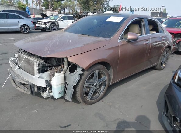 W1K3G4EB6MJ309293 2021 MERCEDES-BENZ A 220 Коричневый Передняя левая четверть