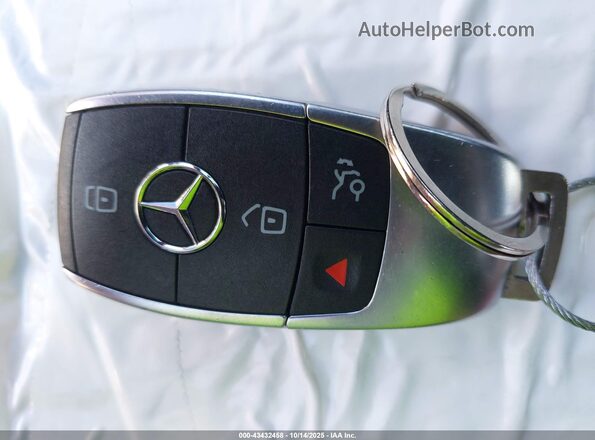 W1K3G4FB5LW043717 2020 MERCEDES-BENZ A 220 Красный Вид панели приборов