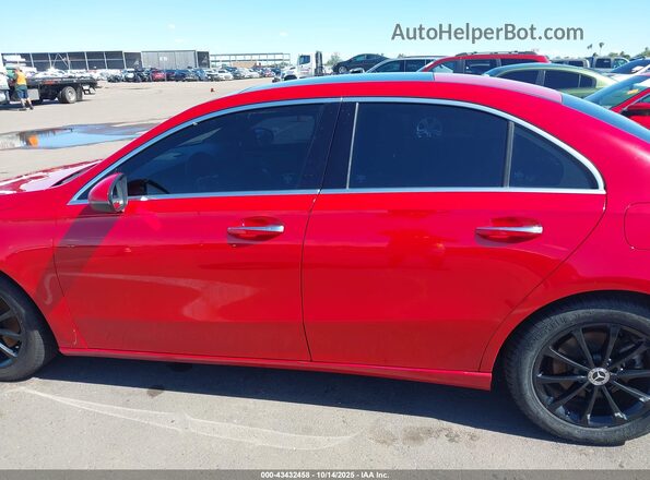 W1K3G4FB5LW043717 2020 MERCEDES-BENZ A 220 Красный Панорамный вид салона 360°