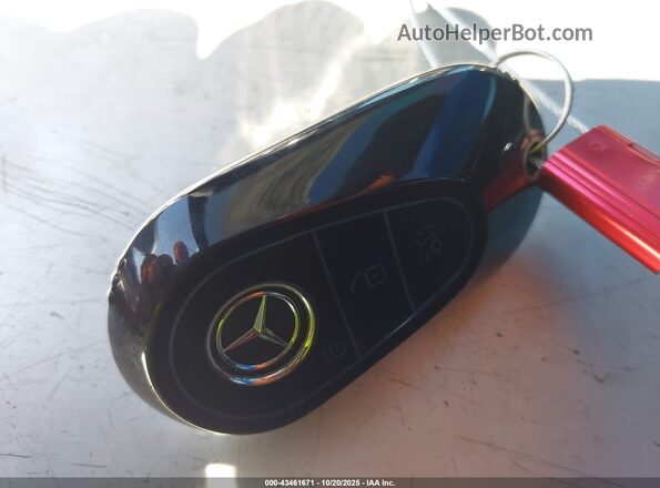 W1KAF4GB8PR124384 2023 MERCEDES-BENZ C-CLASS Серебряный Вид панели приборов