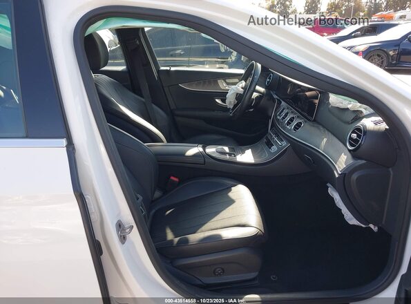 W1KZF8DB1MA979758 2021 MERCEDES-BENZ E-CLASS White Widok wnętrza z przodu