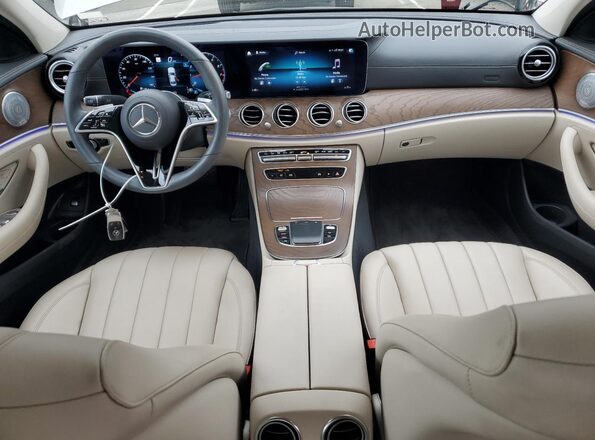 W1KZF8DB7MA902196 2021 MERCEDES-BENZ E Серебряный Вид панели приборов