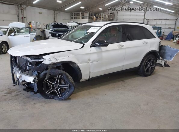 W1N0G8DB2MV275196 2021 MERCEDES-BENZ GLC 300 Белый Передняя левая четверть