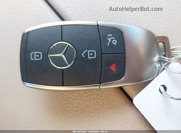 W1N0G8DB4MF961539 2021 MERCEDES-BENZ GLC 300 Белый Вид панели приборов
