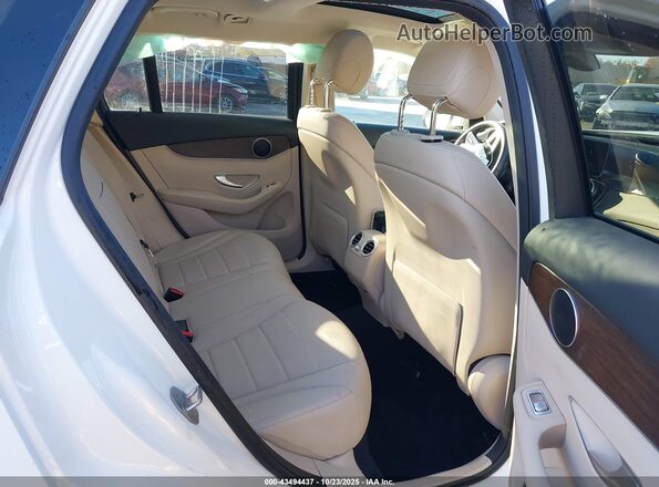 W1N0G8EB0LF756930 2020 MERCEDES-BENZ GLC 300 Белый Вид наклейки с VIN-кодом