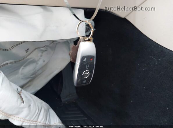 W1N0G8EB0LF756930 2020 MERCEDES-BENZ GLC 300 Белый Вид панели приборов