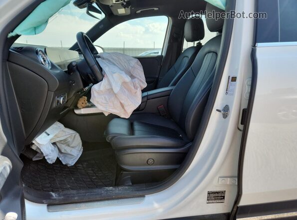 W1N4M4HB0PW280294 2023 MERCEDES-BENZ GLB-CLASS Белый Вид салона спереди