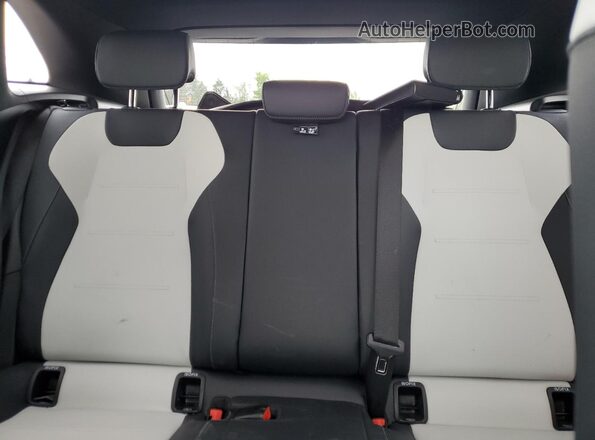 W1N4N4HB2NJ416304 2022 MERCEDES-BENZ GLA White Widok tylnych siedzeń