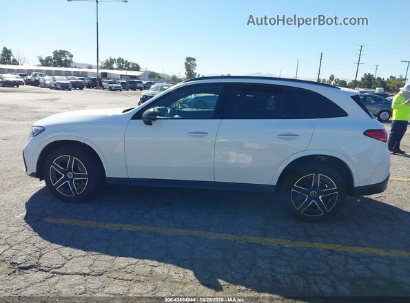 W1NKM4HB5SF259005 2025 MERCEDES-BENZ GLC 300 White Rear interior view