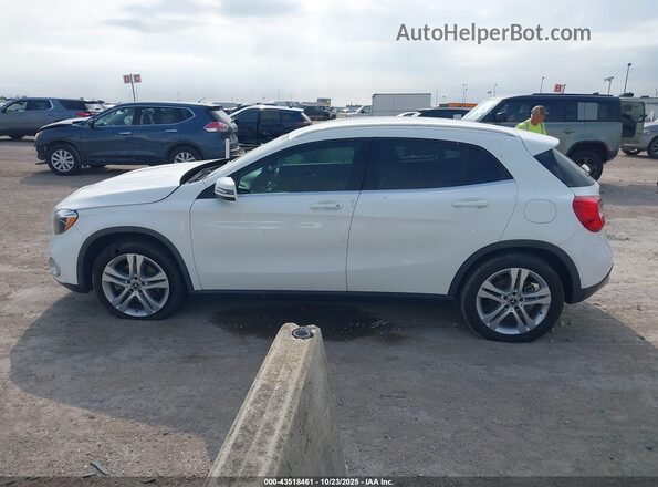 W1NTG4EB6LU030684 2020 MERCEDES-BENZ GLA 250 White 360 interior view
