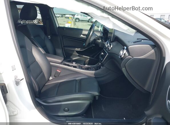 W1NTG4EB6LU030684 2020 MERCEDES-BENZ GLA 250 White Front interior view