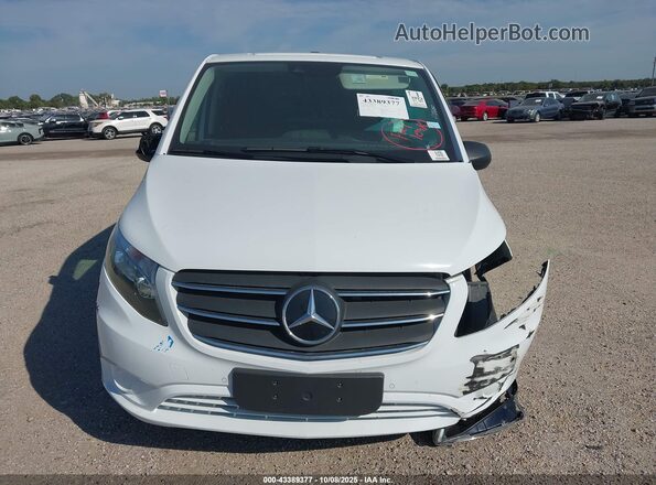 W1YV0BEYXP4360648 2023 MERCEDES-BENZ METRIS Белый Вид щитка приборов