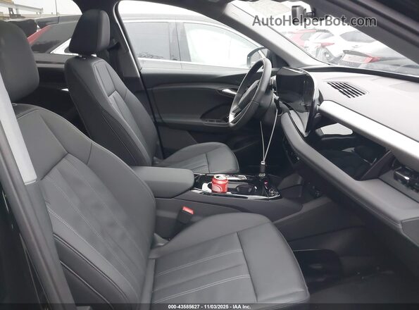 WA114BGF1SA063243 2025 AUDI Q6 E-TRON Черный Вид салона спереди