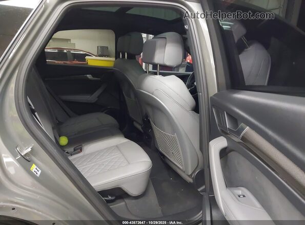 WA124AFY3P2118648 2023 AUDI SQ5 Green Vista de la etiqueta del VIN