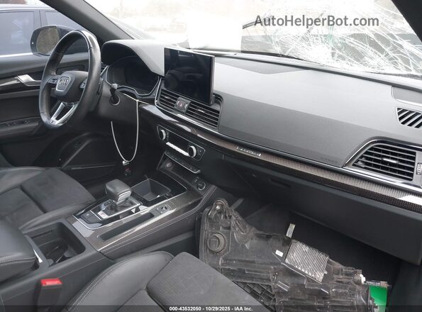 WA124AFY7N2116463 2022 AUDI SQ5 Black Front interior view
