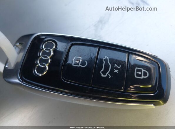WA13AAGEXMB006460 2021 AUDI E-TRON Pewter Вид панели приборов