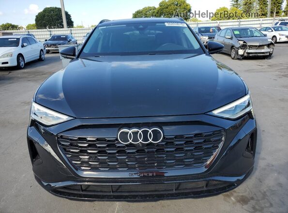 WA15AAGEXRB061149 2024 AUDI Q8 Черный Вид спереди