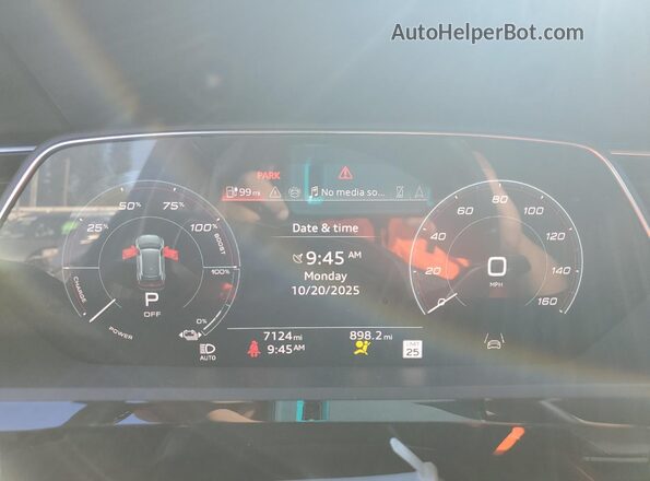 WA15AAGEXRB061149 2024 AUDI Q8 Черный Вид щитка приборов