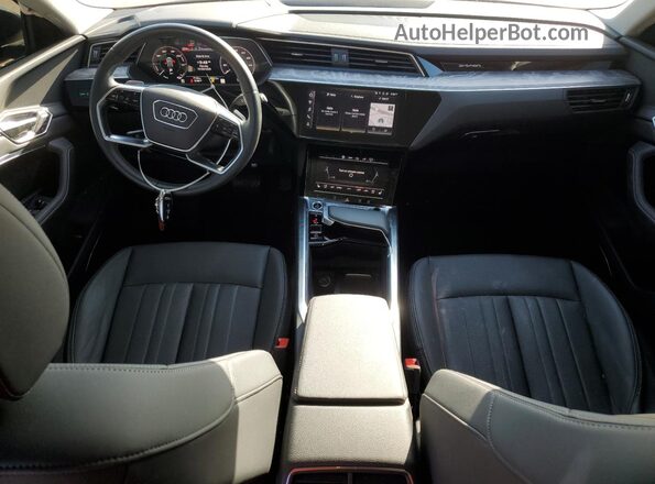 WA15AAGEXRB061149 2024 AUDI Q8 Черный Вид панели приборов